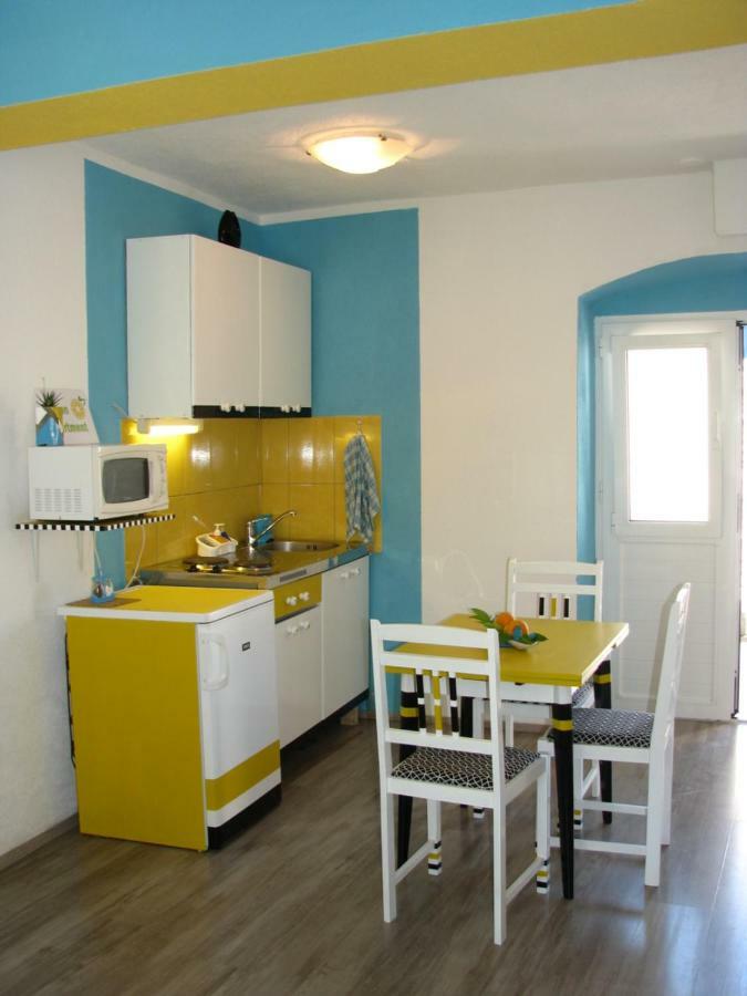 Apartments And Room Lemon Вис Экстерьер фото